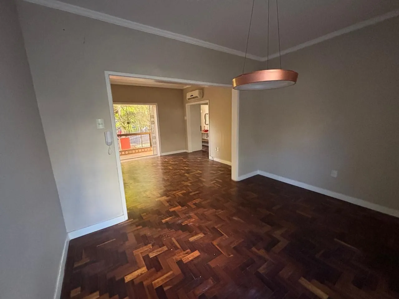Imagem vende apto de dois quartos próximo ao parcão
