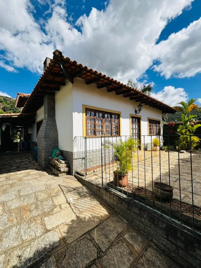 Imagem Casa para Venda em Petrópolis / RJ no bairro Nogueira