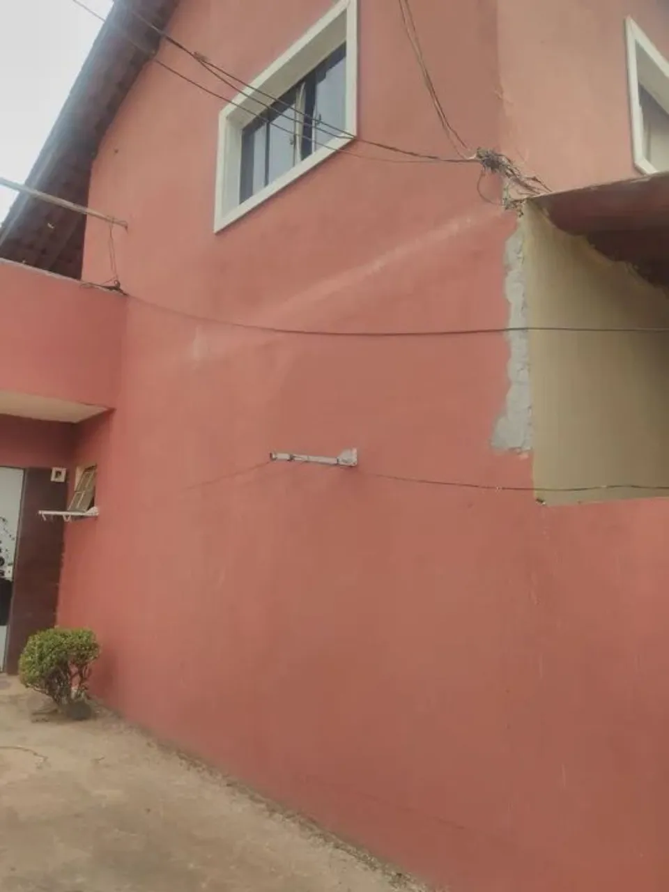 Imagem Casa para locação na Vila Guilherme em Votorantim-SP: 4 quartos, 2 suítes, 2 salas, 3 banheiros, 30 vagas, 300m² de área.
