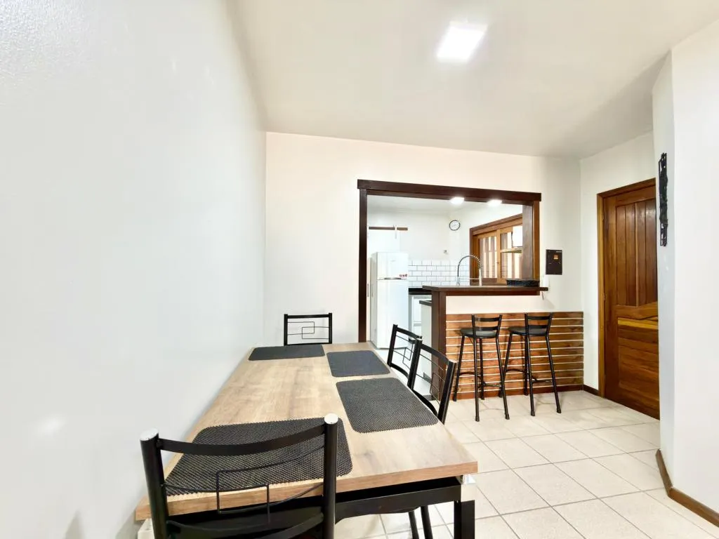 Imagem Apartamento 2Dórmitórios dependência - Bairro Zona Nova