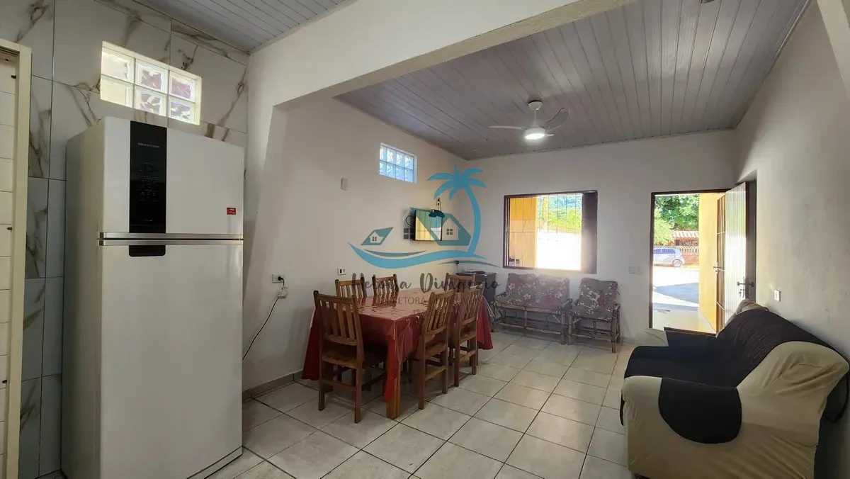 Foto do imóvel Casa térrea à venda em excelente rua, a apenas 100m da Praia do Lázaro, em Ubatuba
