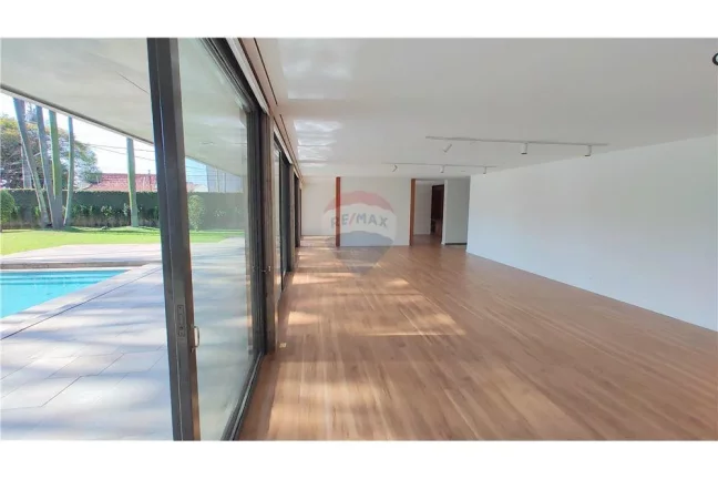 Imagem Casa com 5 suítes 6 vagas no Jardim Everest / Cidade Jardim