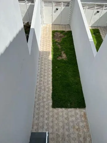 Imagem VENDA DE SOBRADO NO JARDIM AMAZONAS, EM ITAQUAQUECETUBA/SP, 65m² com 2 quartos, quintal gramado, churrasqueira e 02 vagas para auto. CONSULTE-NOS.