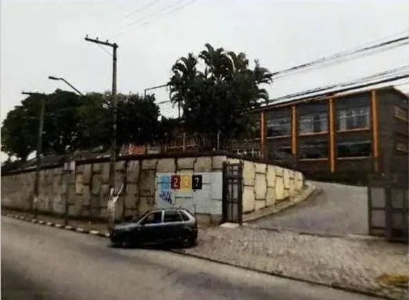Imagem Galpão Industrial de 8.100m² em Guarulhos com Ponte Rolante e Estrutura Completa