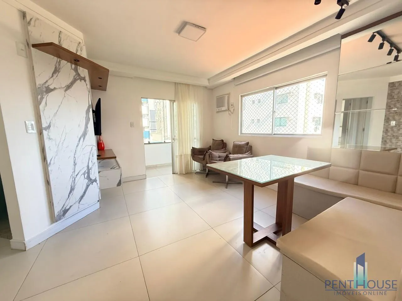 Imagem Apartamento Zona Central para Venda em Balneário Camboriú, CENTRO, 2 dormitórios, 1 suíte, 1 banheiro, 1 vaga