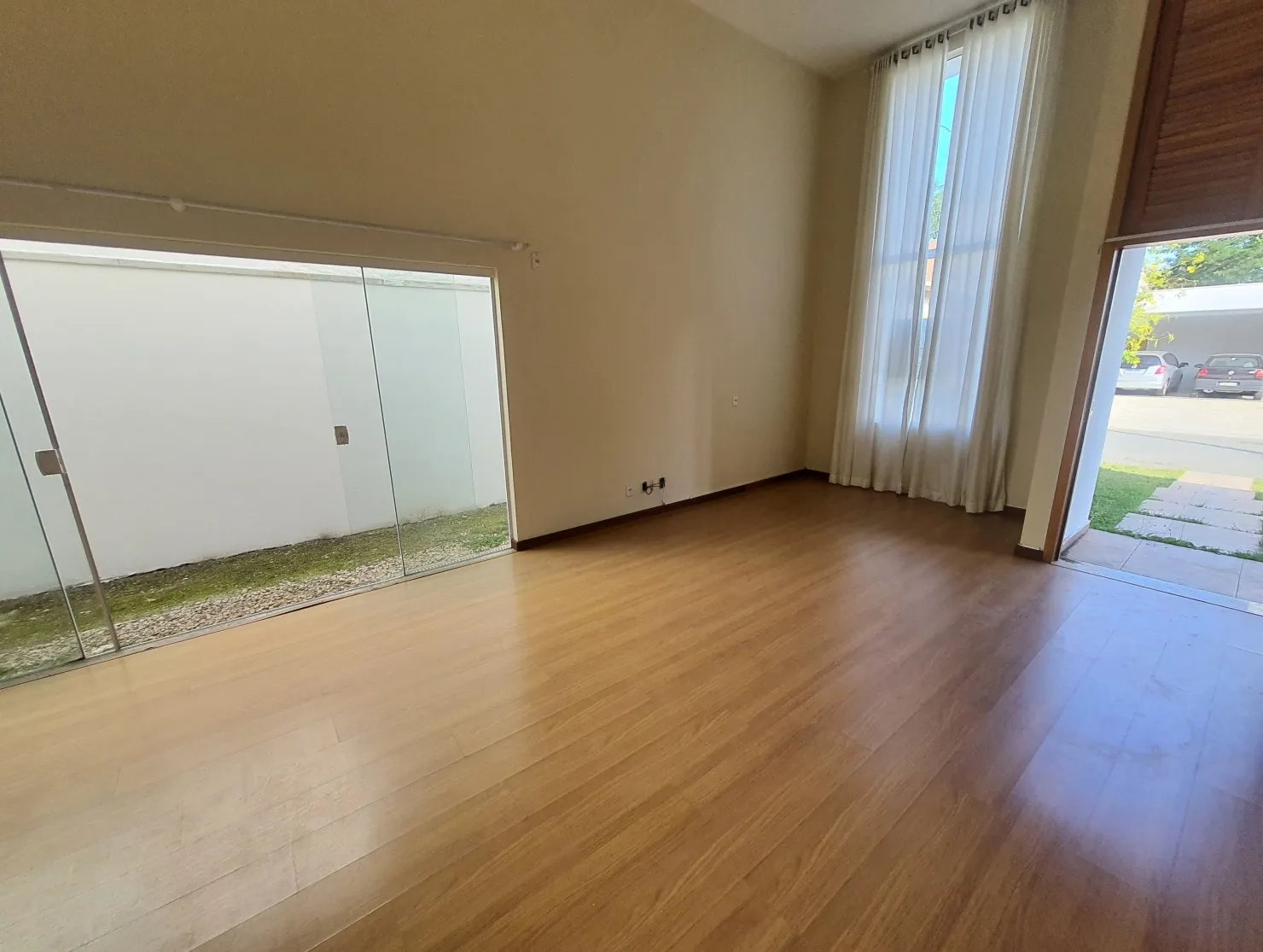 Imagem Casa à venda e locação 3 Quartos, 1 Suite, 2 Vagas, 258M², Condomínio Moema Ville, Pindamonhangaba - SP