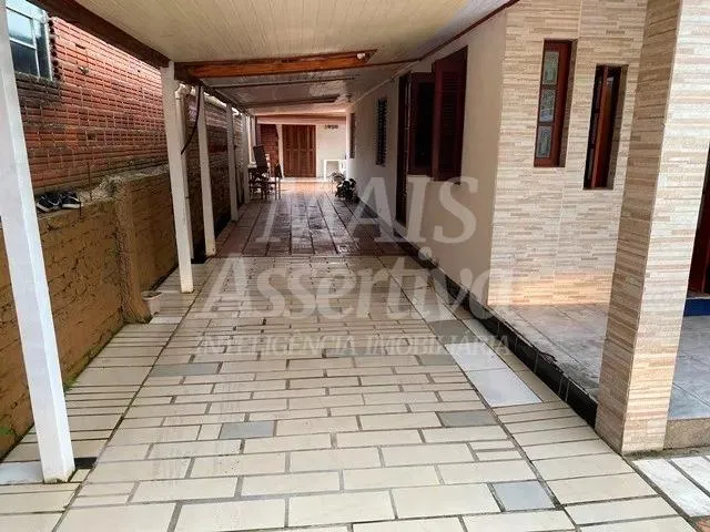 Imagem Ótima casa a venda no bairro São Jorge em Novo Hamburgo/RS - 3 Dormitórios
