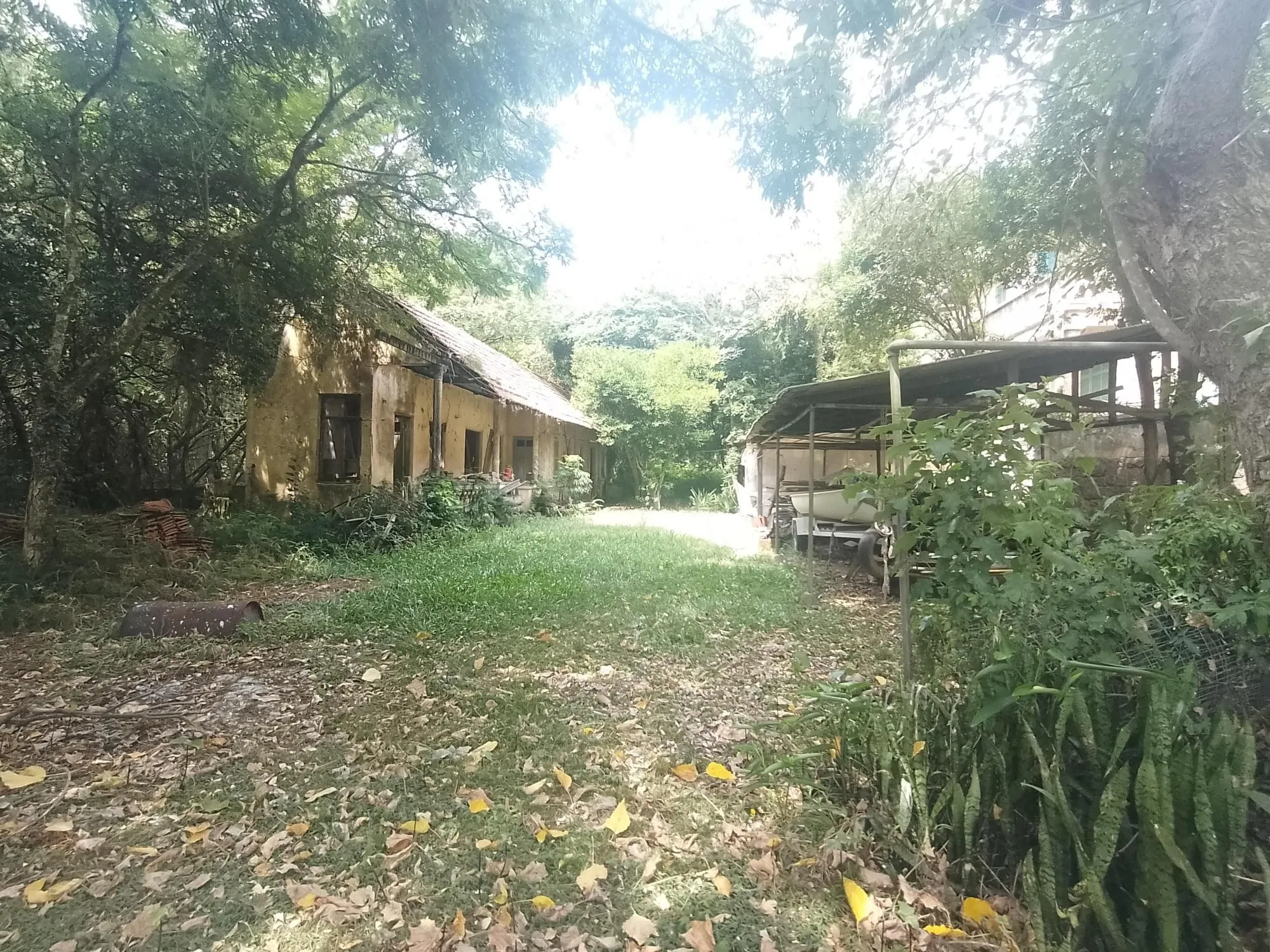 Imagem Terreno com área de 3.600m2 com 43m de margem no Rio Guaíba