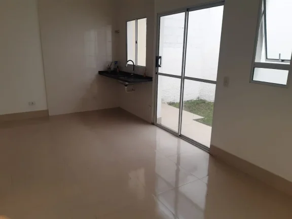 Imagem Imóvel à venda em condomínio de luxo em Cotia-SP, Chácara Tropical, com 3 quartos e 57,80 m² de área.