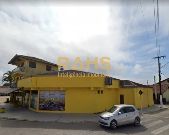Imagem Ótimo prédio comercial localizado no centro de Barra do Sul, bem próximo ao Porto Balneário Barr...