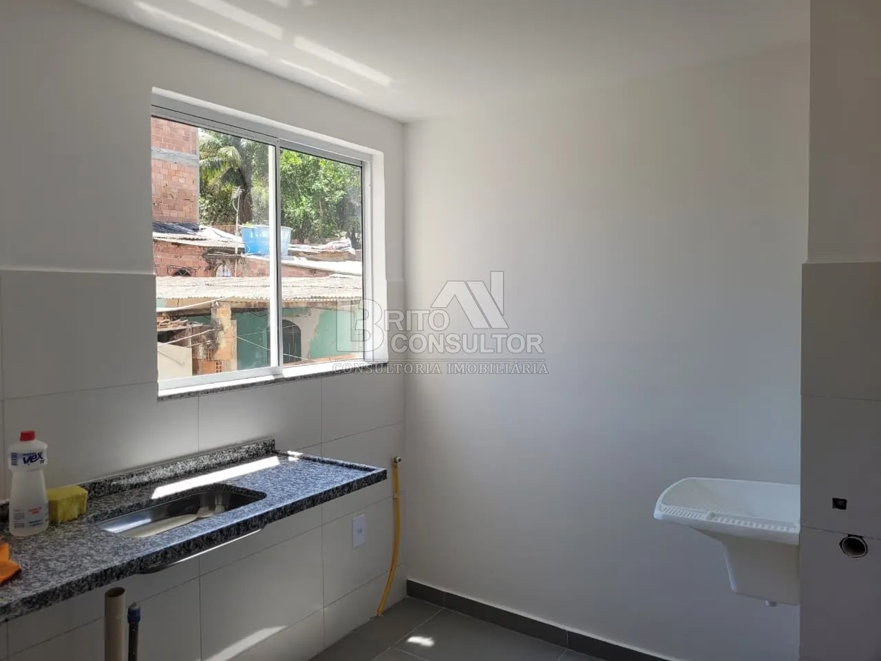 Imagem Vendo Apartamento com 2 Quartos, Varanda e Vaga em Laranjal, São Gonçalo/RJ