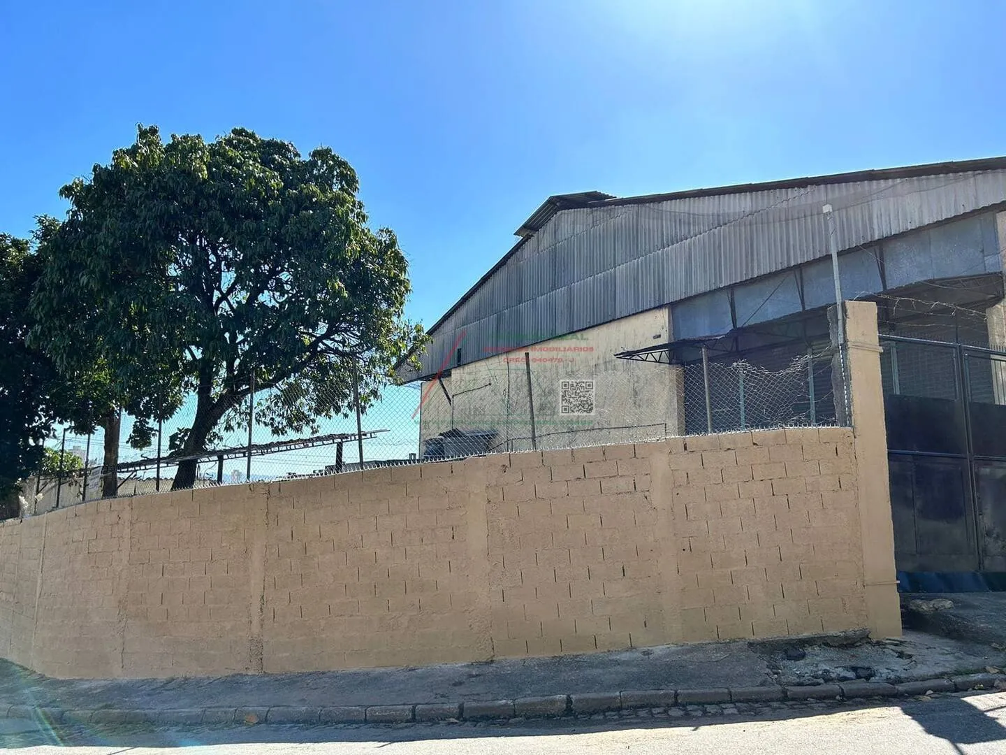 Imagem Galpão à Venda, na Vila Mesquita, com 1.800m² de Área Construída e 08 Vagas