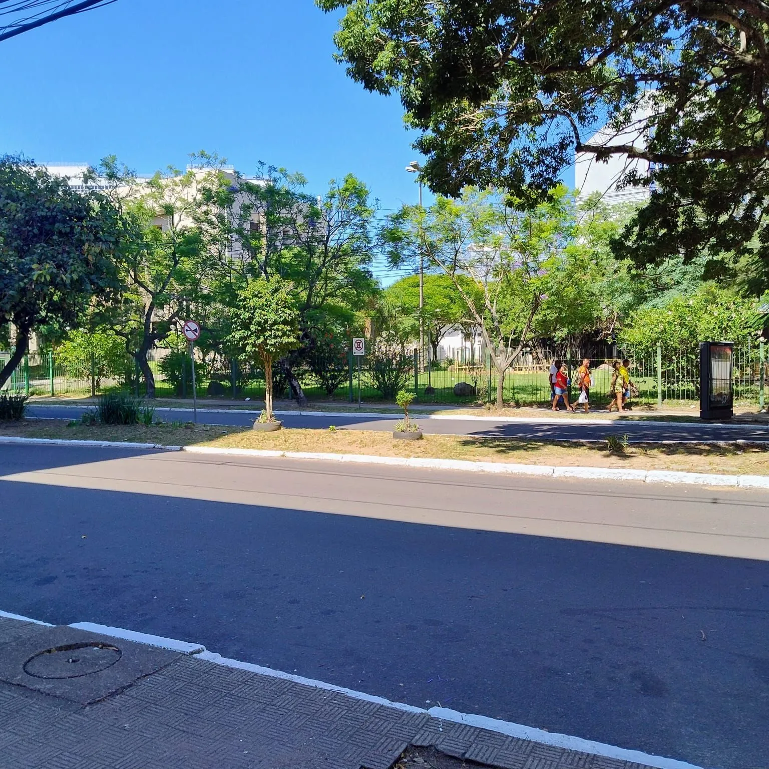 Imagem Apartamento Amplo e Reformado em Frente a Faculdade de Medicina (UFRGS)