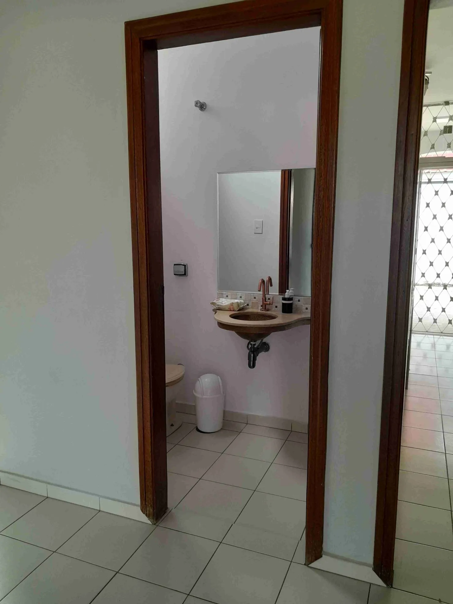 Imagem Excelente casa com piscina no conceituado bairro Vila Bourguese
