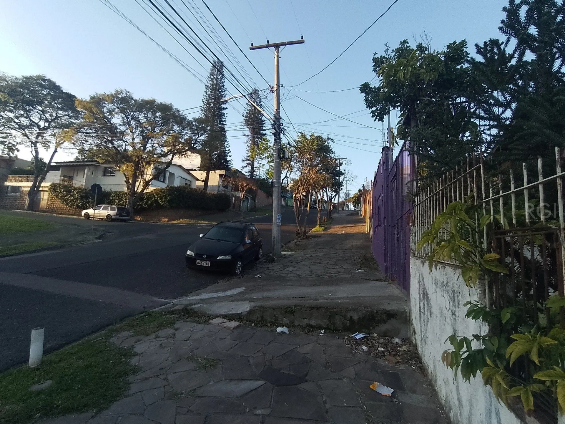Imagem Terreno para Venda - 682m², 0 dormitórios, Partenon