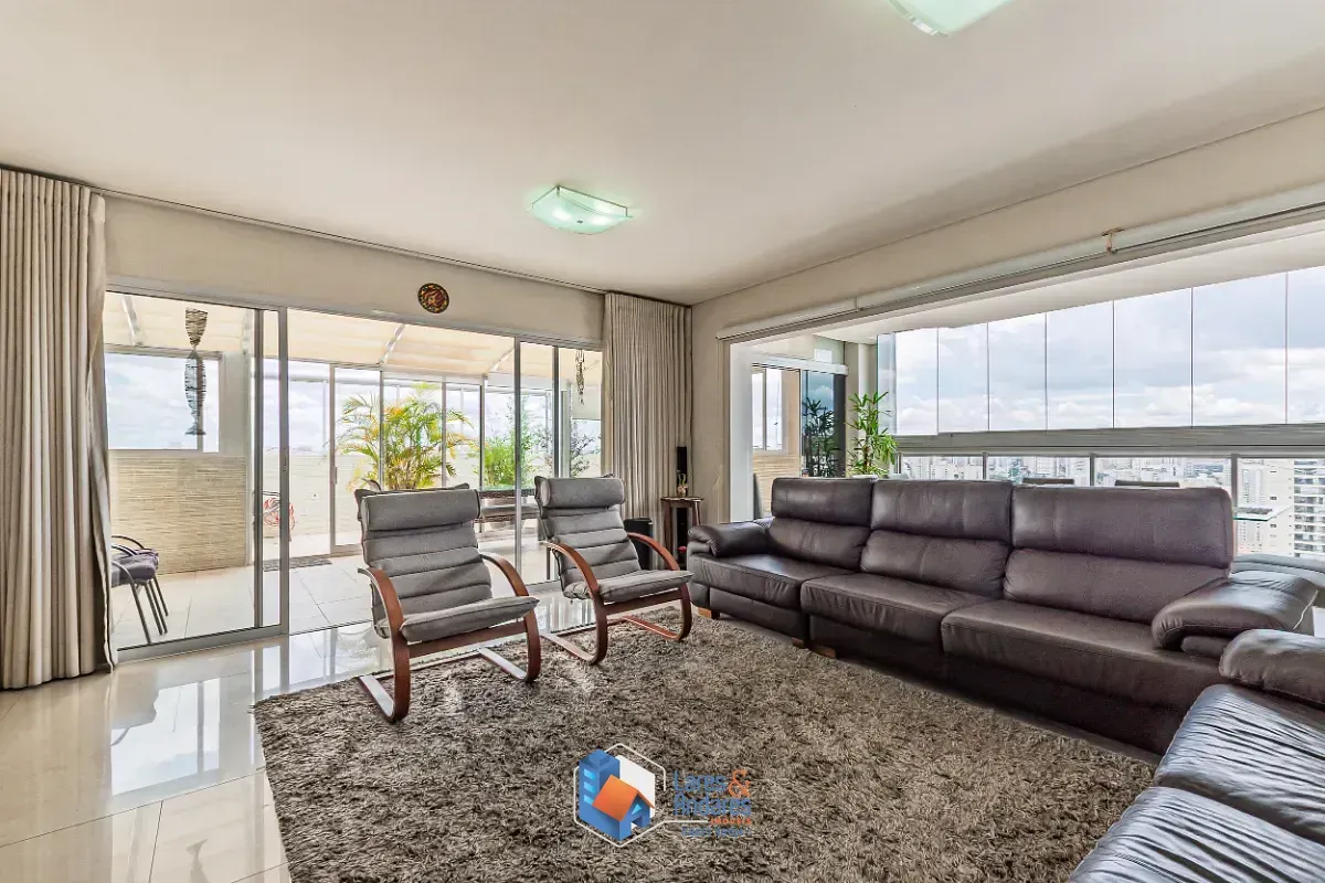 Imagem Cobertura para venda em Vila Gumercindo com 4 quartos, sendo 2 suítes, 221m²
