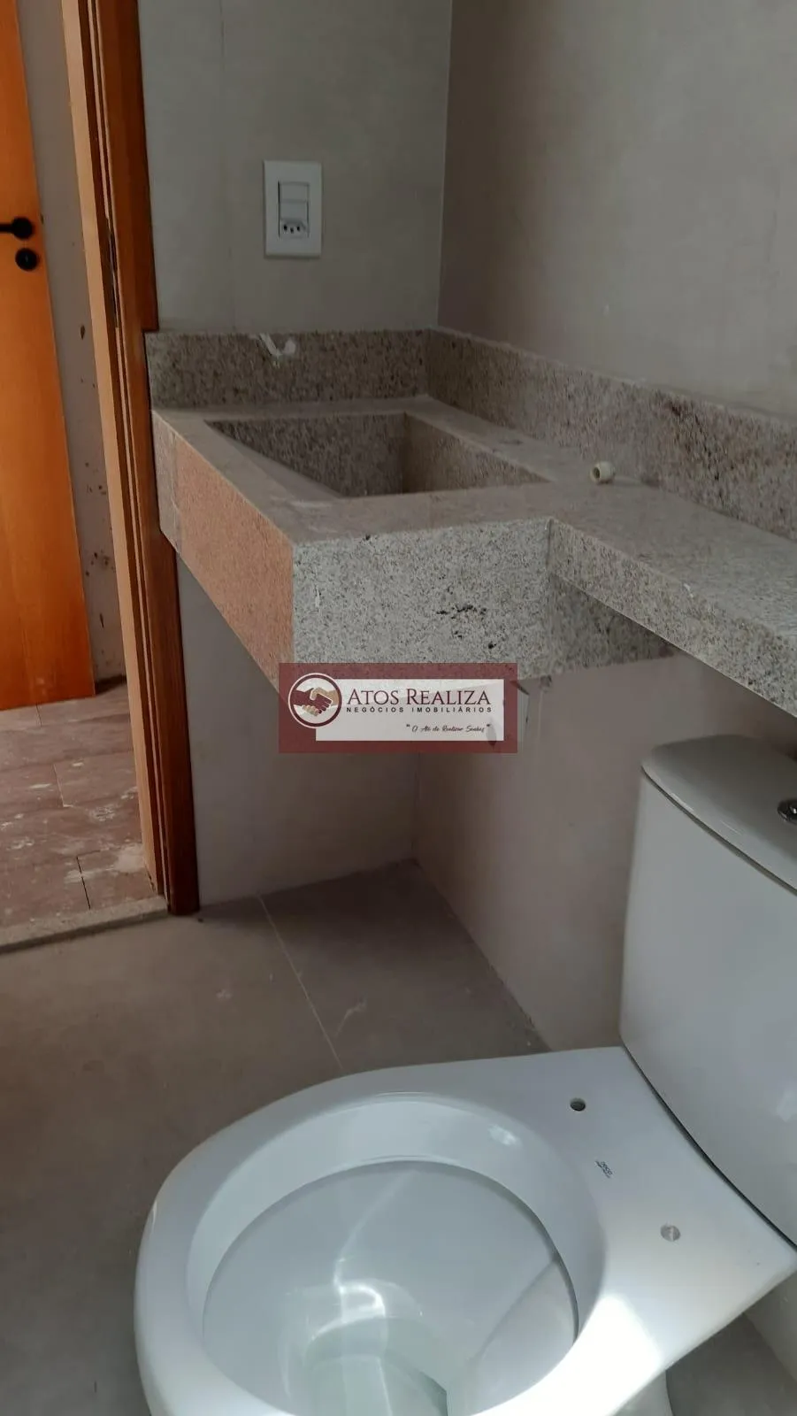Imagem Sobrado com 3 suítes a Venda, sendo uma com sacada, 110 m² de área útil, sala, cozinha, lavabo, conceito aberto, área gourmet, lavanderia, garagem para 2 autos.