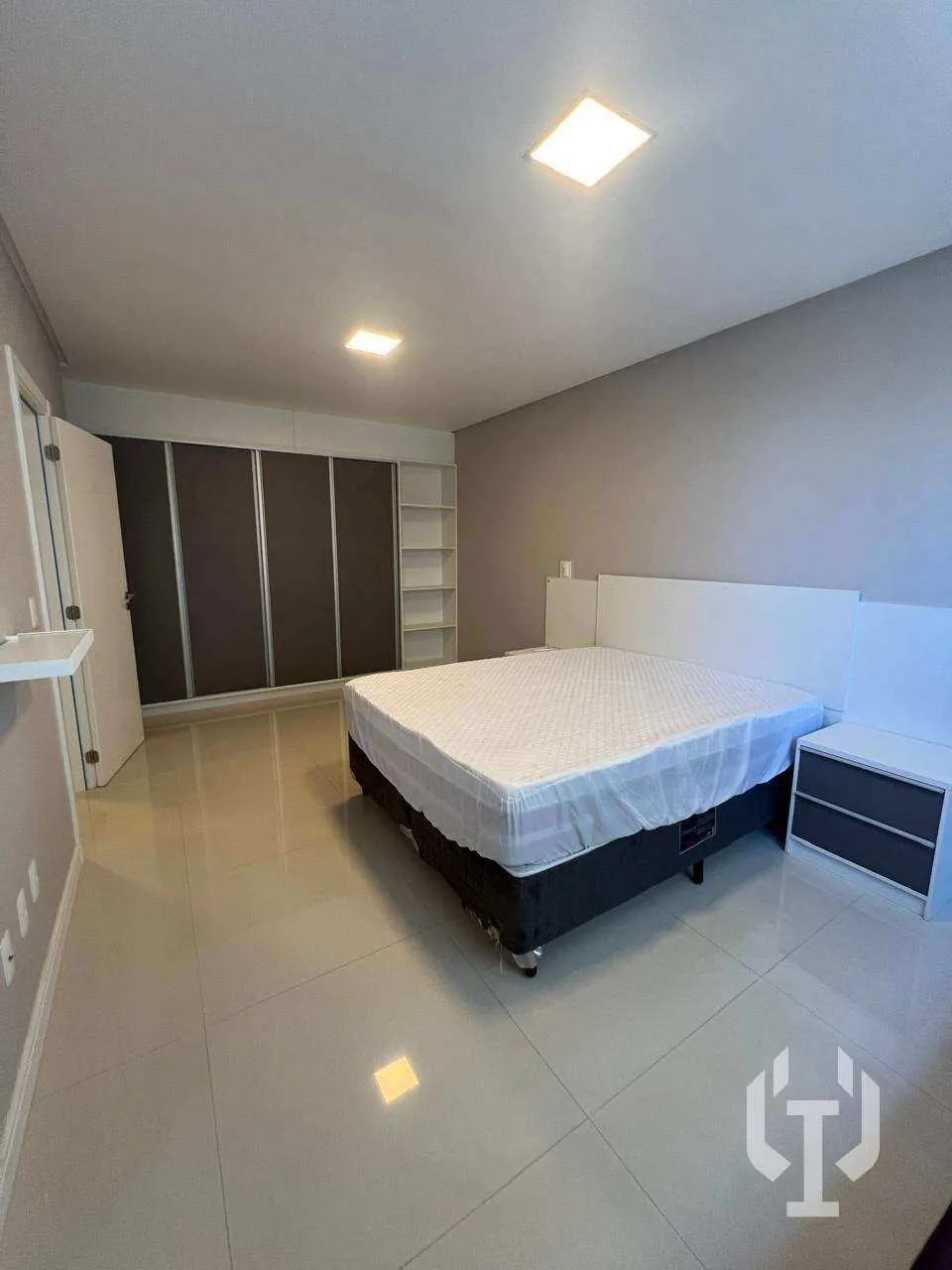 Imagem Apartamento para alugar em Itapema, Meia praia, com 3 quartos, 159m2