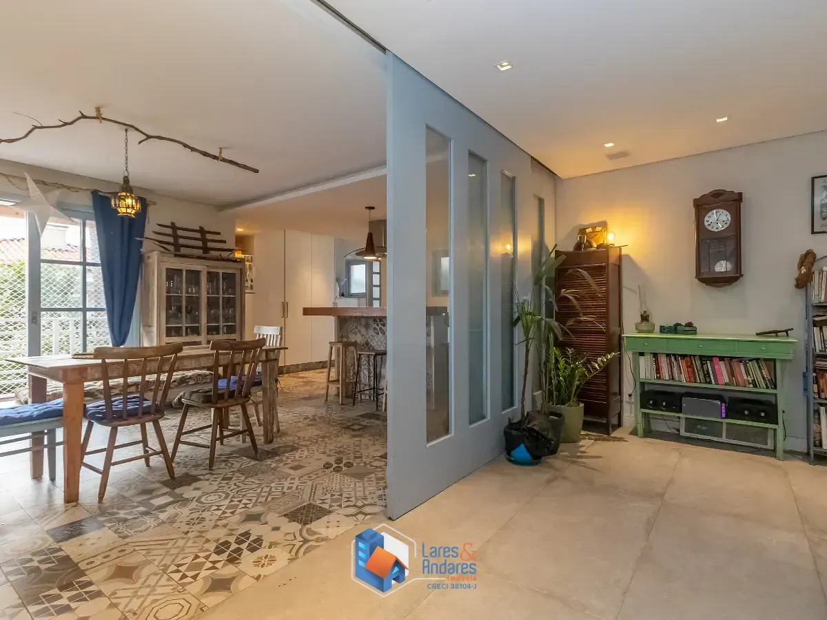 Imagem Casa no condomínio Villas de São Francisco IX para venda com 3 quartos, sendo 3 suítes, 330m²