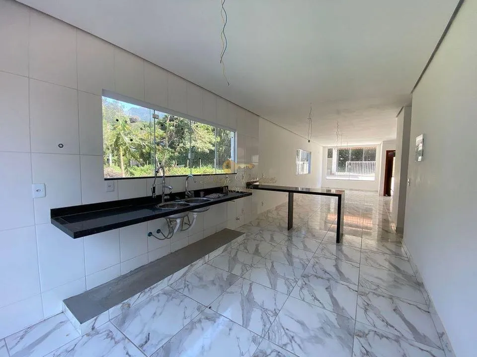 Imagem Casa para Venda em Teresópolis / RJ no bairro Granja Guarani