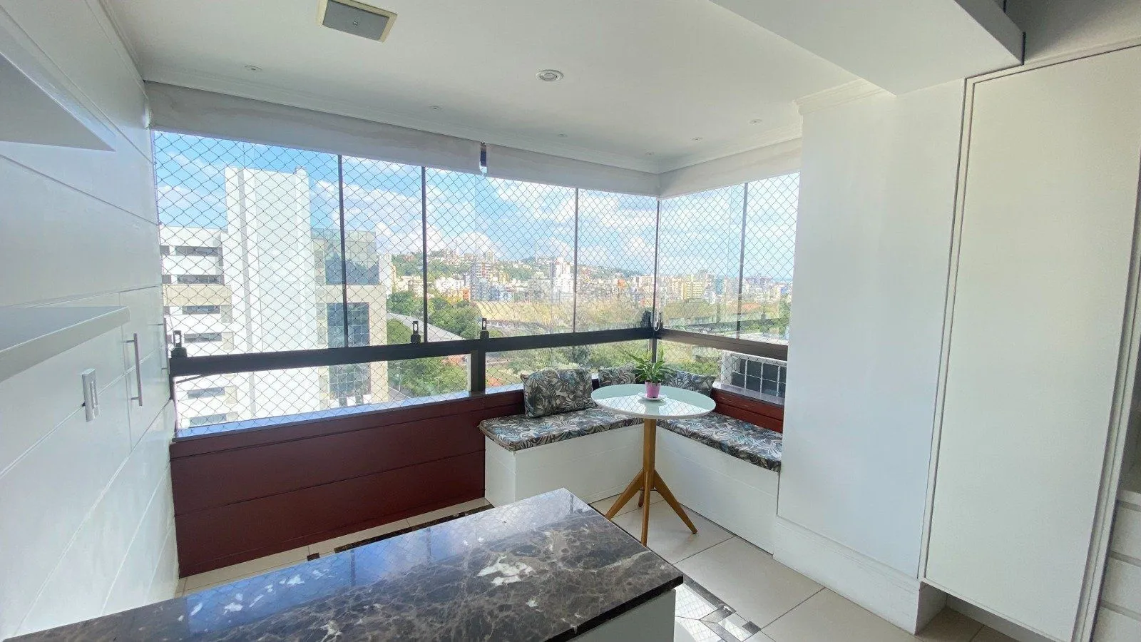 Imagem Apartamento com 3 quartos, 2 vagas e 100.7m² - Rua Botafogo - Menino Deus, Porto Alegre