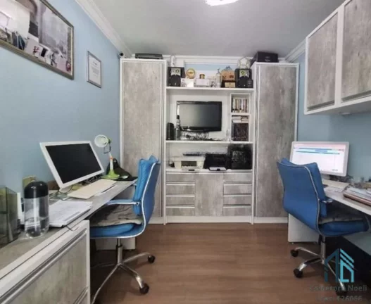 Imagem Sobrado Tríplex Semi mobiliado, 03 quartos c/suíte no Guaira/Água Verde em Curitiba PR