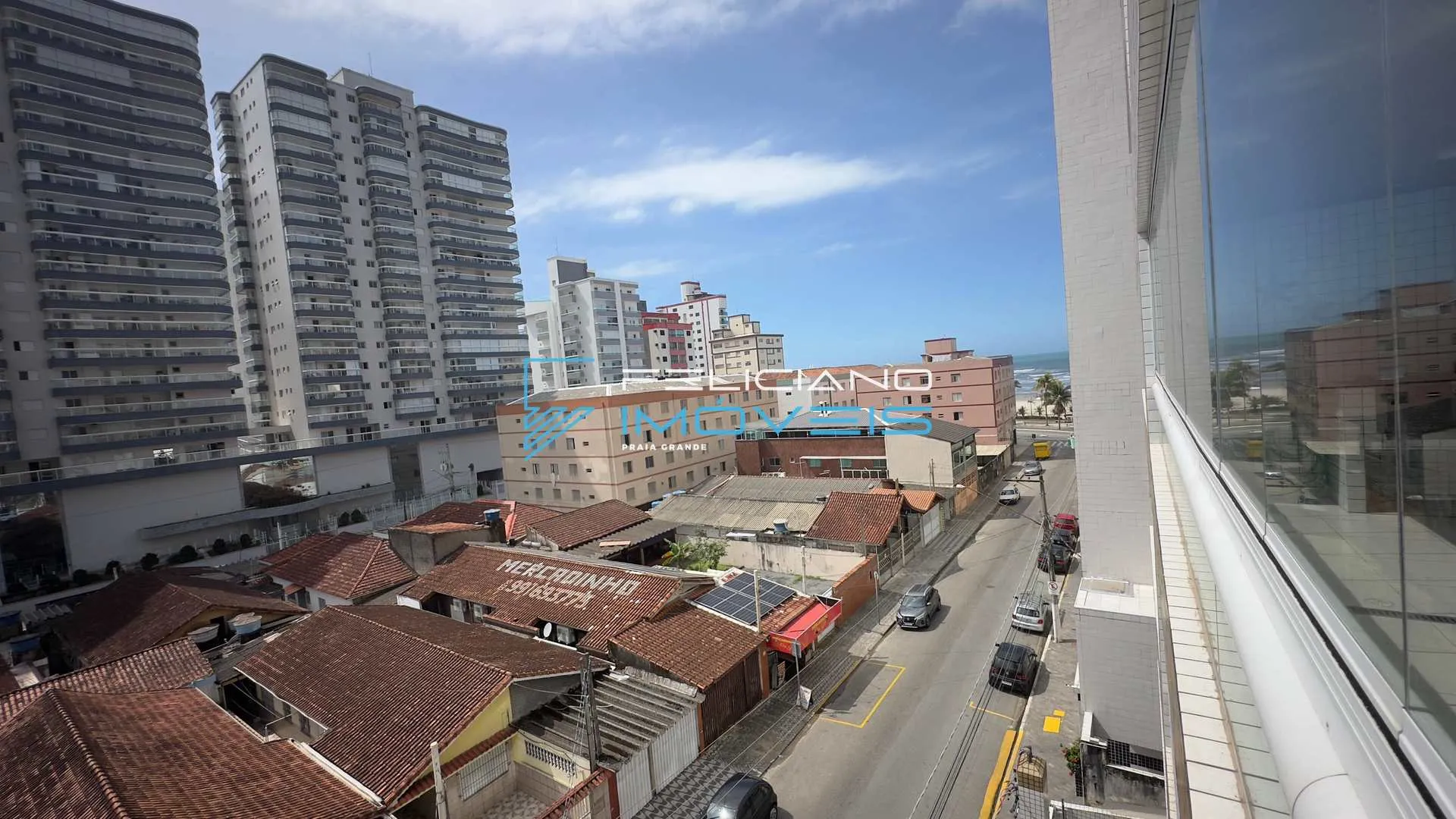 Imagem Apartamento na Ocian com 2 dormitórios e área de lazer.