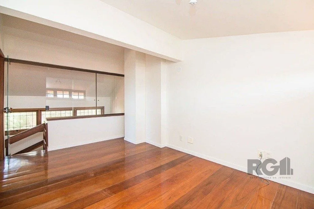 Imagem Casa para Venda - 443m², 3 dormitórios, 4 vagas - Alto Petrópolis