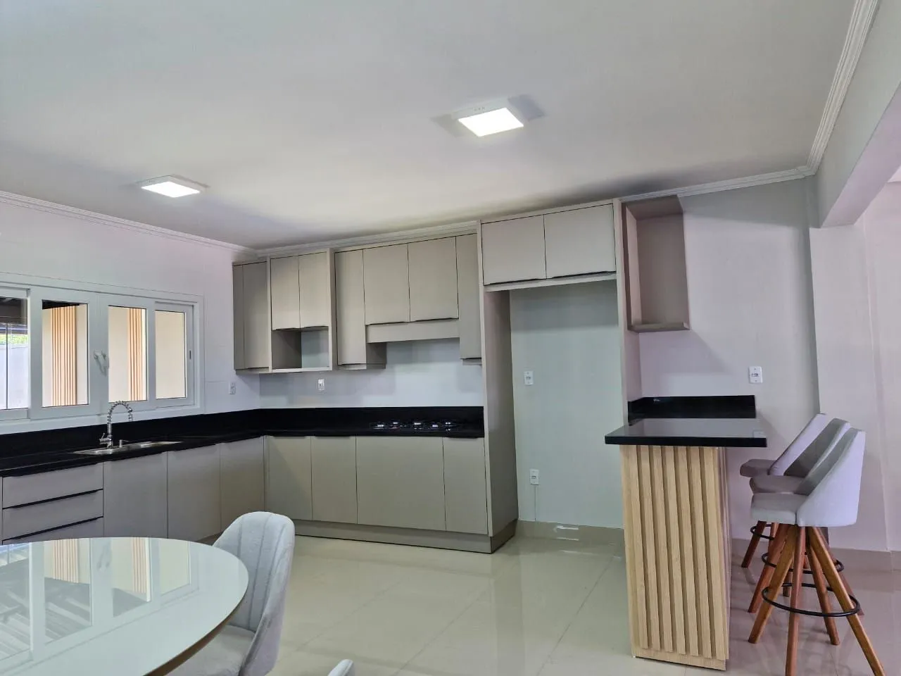Imagem EXCELENTE CASA SEMIBOMILIADA NOVA À VENDA - Rua das Magnólias, | Gravataí