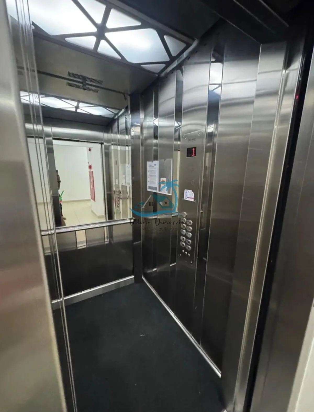 Imagem Apartamento com 2 dormitórios à venda no centro de Ubatuba