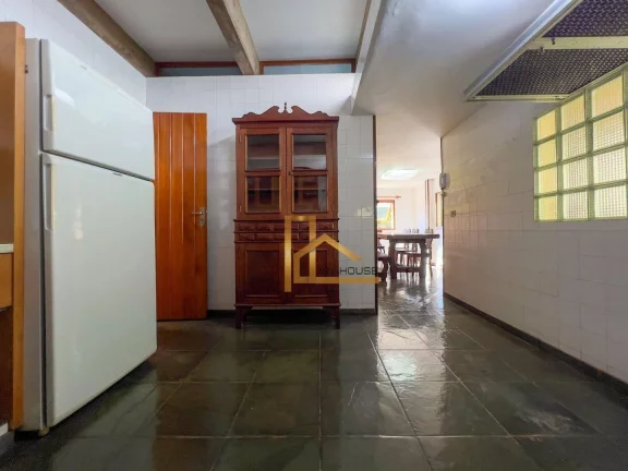 Imagem Casa com 4 suítes, vista livre para as montanhas e lazer completo - A 12 minutos do centro de Teresópolis