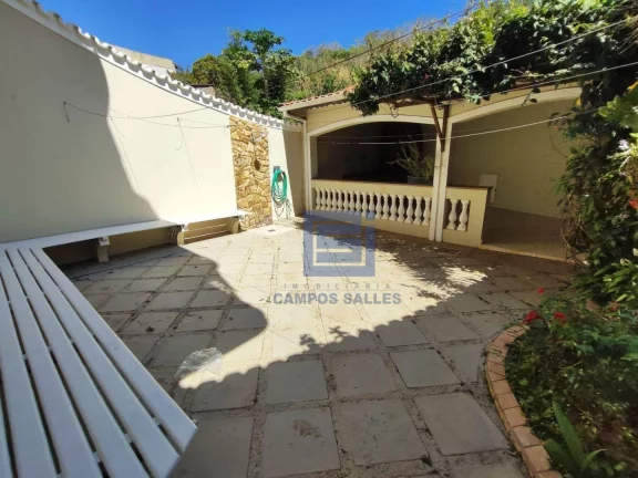 Imagem Casa com 3 dormitórios para alugar, 212 m² por R$ 5.200,00/mês - Centro - Socorro/SP