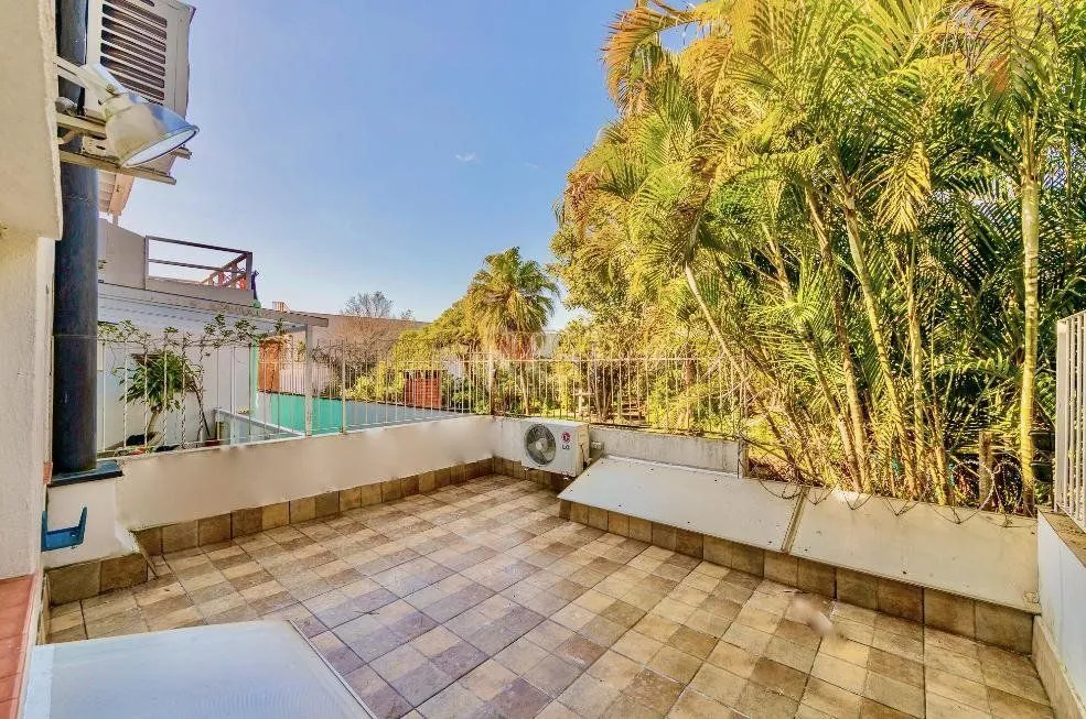 Imagem Casa Condominio para Venda - 210m², 3 dormitórios, sendo 3 suites, 1 vaga - Tristeza