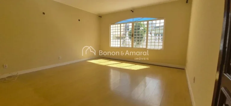 Imagem Excelente oportunidade para quem busca conforto, espaço e praticidade! Esta casa conta com 3 quarto...