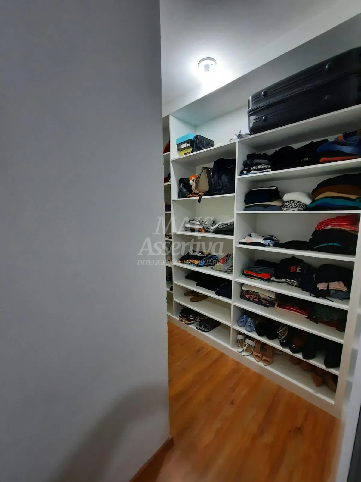 Imagem Apartamento mobiliado, térreo com sacada para venda, Residencial Bela Figueira