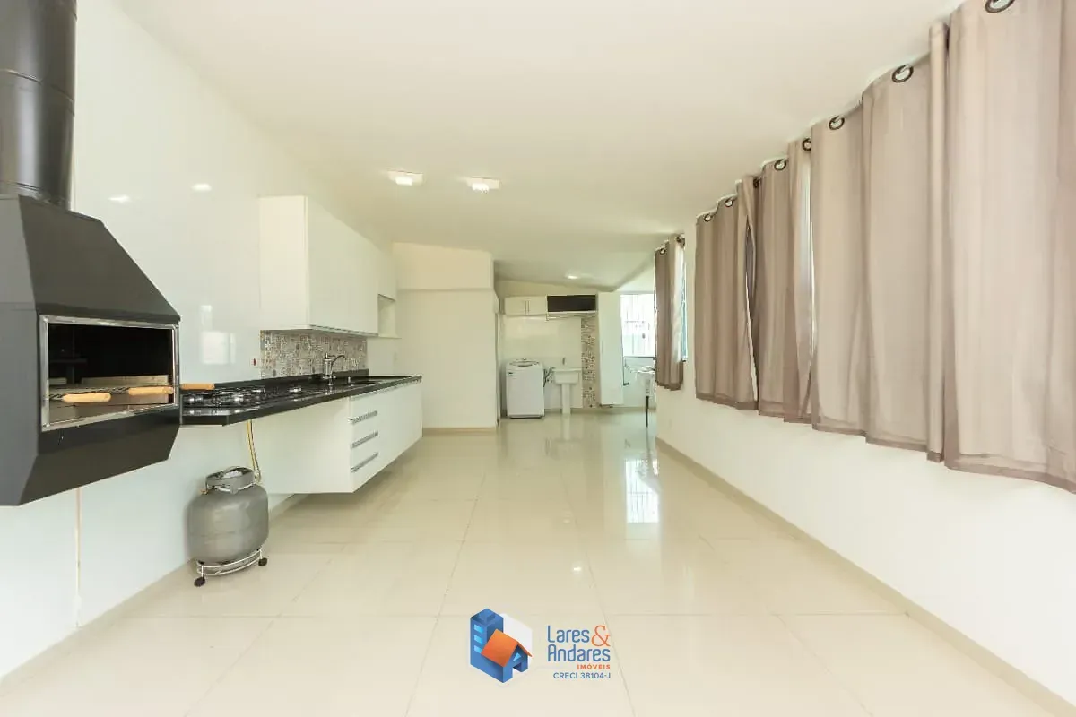 Imagem Sobrado para venda em Vila Palmeiras com 3 quartos, sendo 3 suítes, 240m²
