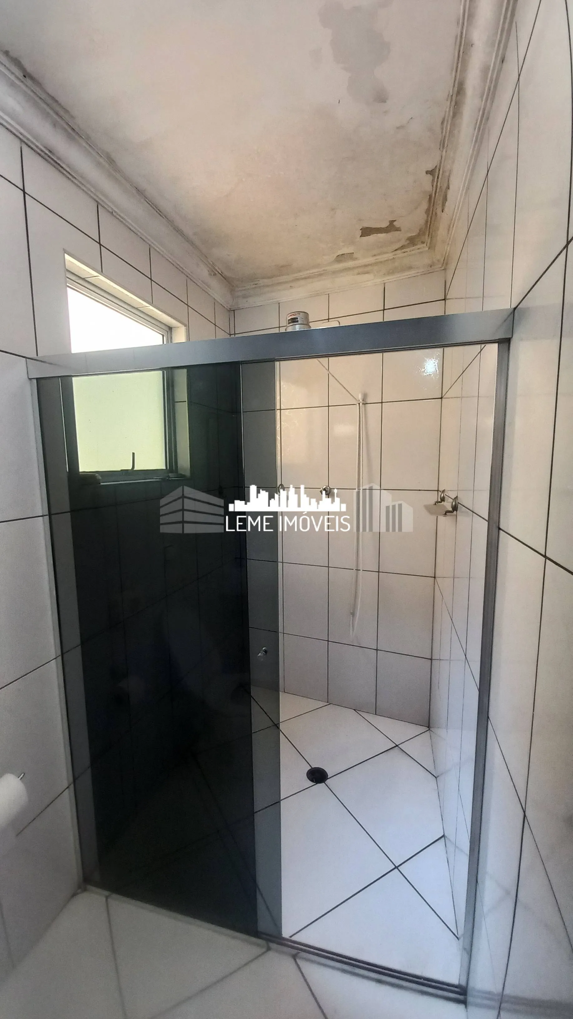 Imagem SOBRADO COM "02" (DOIS) DORMITÓRIOS, "01" (UMA) SALA, "01" (UMA) COZINHA COM ARMÁRIO PLANEJADO E M...
