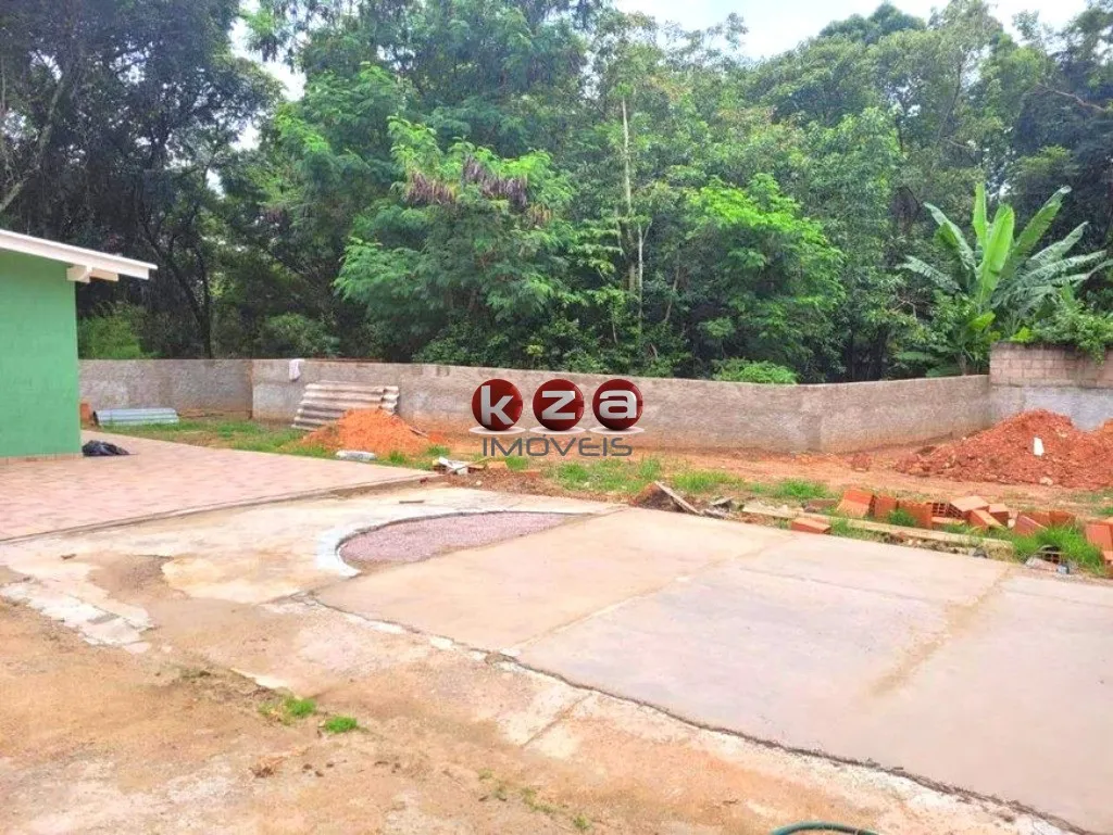 Imagem Chácara à venda em Valinhos-SP: 2 quartos, 1 sala, 1 banheiro e 80,00 m² de área em Chácaras São Bento!
