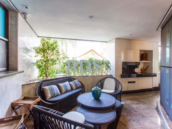 Imagem Vende lindo Apartamento de 640m² em Moema.