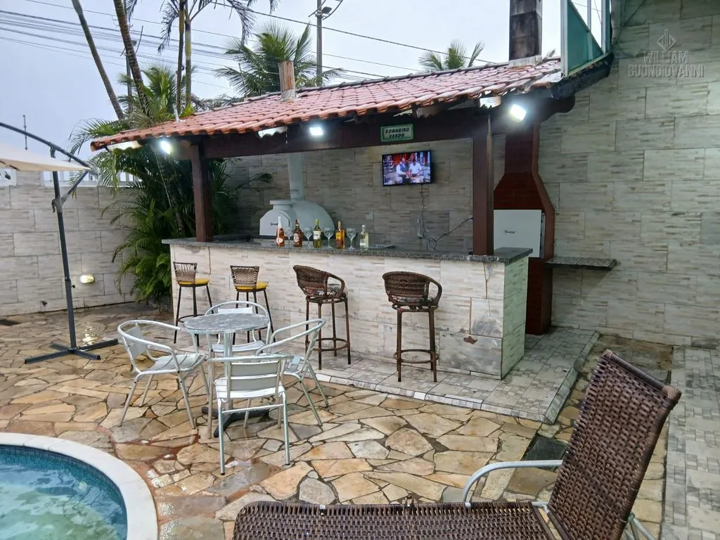 Imagem Casa 4 dormitórios sendo 1 suíte no bairro SOLEMAR