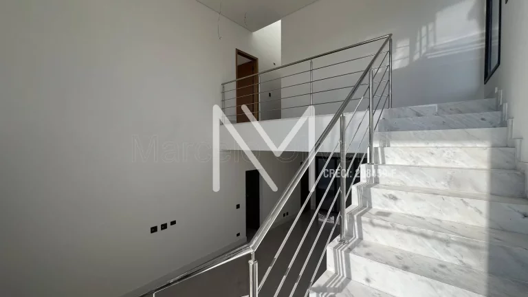 Imagem Casa Sobrado à venda 4 Quartos 4 Suítes 258m² Condomínio - Bairro Floresta