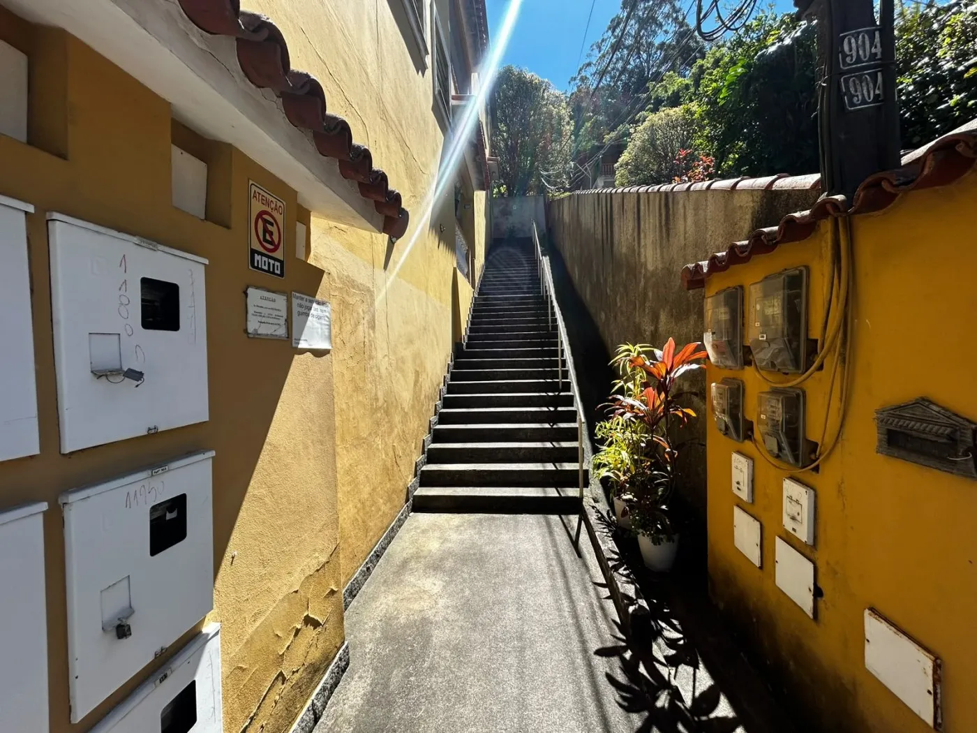 Imagem Apartamento para Venda em Petrópolis / RJ no bairro Quarteirão Brasileiro