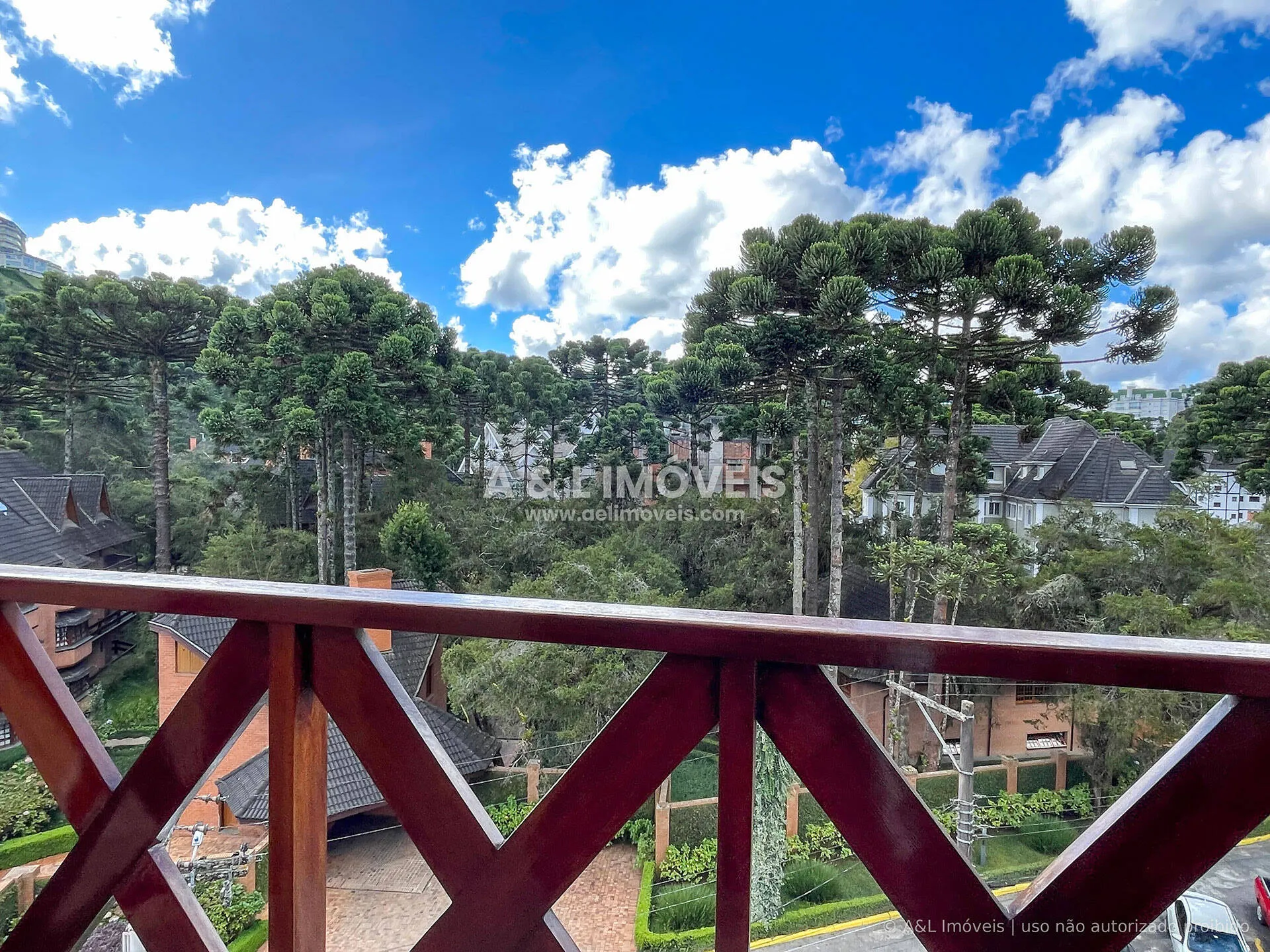 Imagem SAIU DE VENDA | Cobertura Triplex | Capivari | 331 m² | 5 Suítes | Lareira
