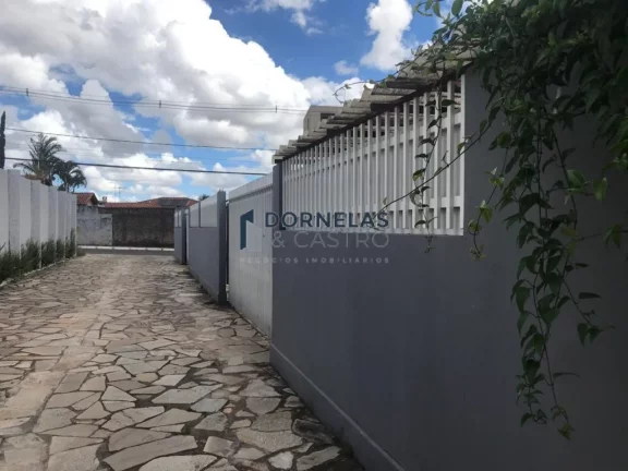 Imagem CASA NA LAJE 3 SUÍTES COND. FECHADO NO JOCKEY RUA 01 VICENTE PIRES TERRENO DE 875M²