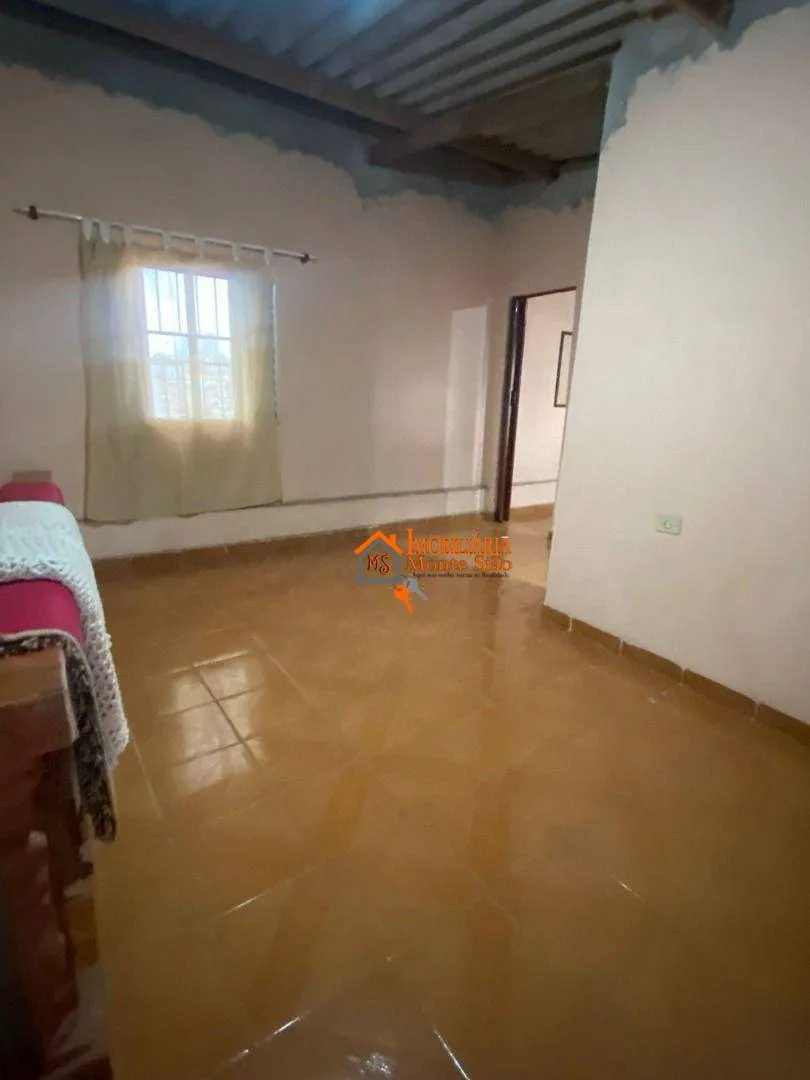 Imagem Oportunidade Única! Casa Térrea com 3 Quartos, Suíte e Quartos Extras em Localização Privilegiada em Guarulhos!
