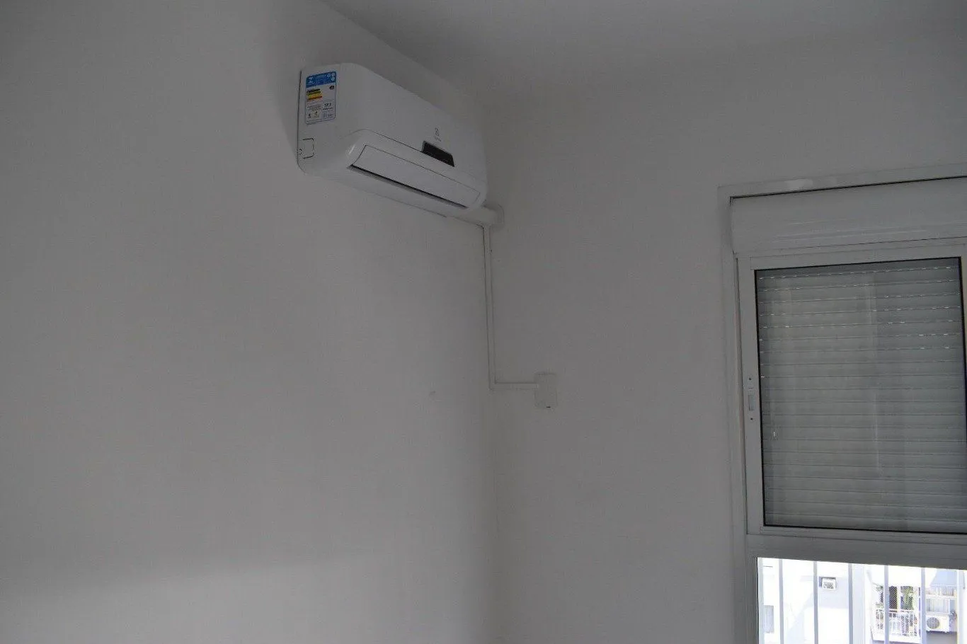 Imagem Apartamento com 3 quartos e 79m² à venda em Passo da Areia, Porto Alegre. Rua Bezerra De Menezes, Passo Da Areia, Porto Alegre