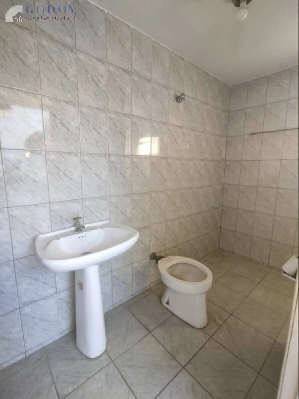 Imagem Casa ampla com 4 quartos, suíte, rancho e garagem em ótima localização