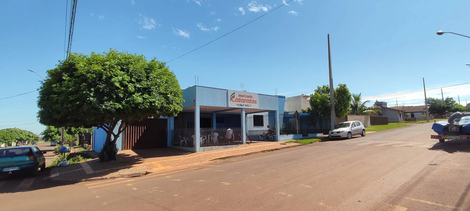 Imagem Casa à venda com sala comercial em São Miguel do Iguaçu - Bairro Cataratas - Imóvel de esquina com churrasqueira e energia solar