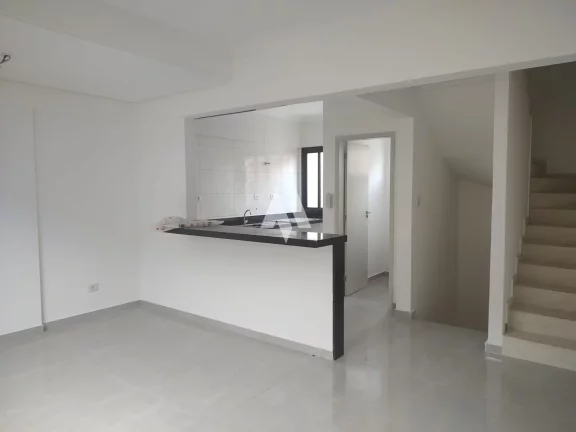 Imagem Villagio Triplex no Macuco com 2 suítes e vaga privativa