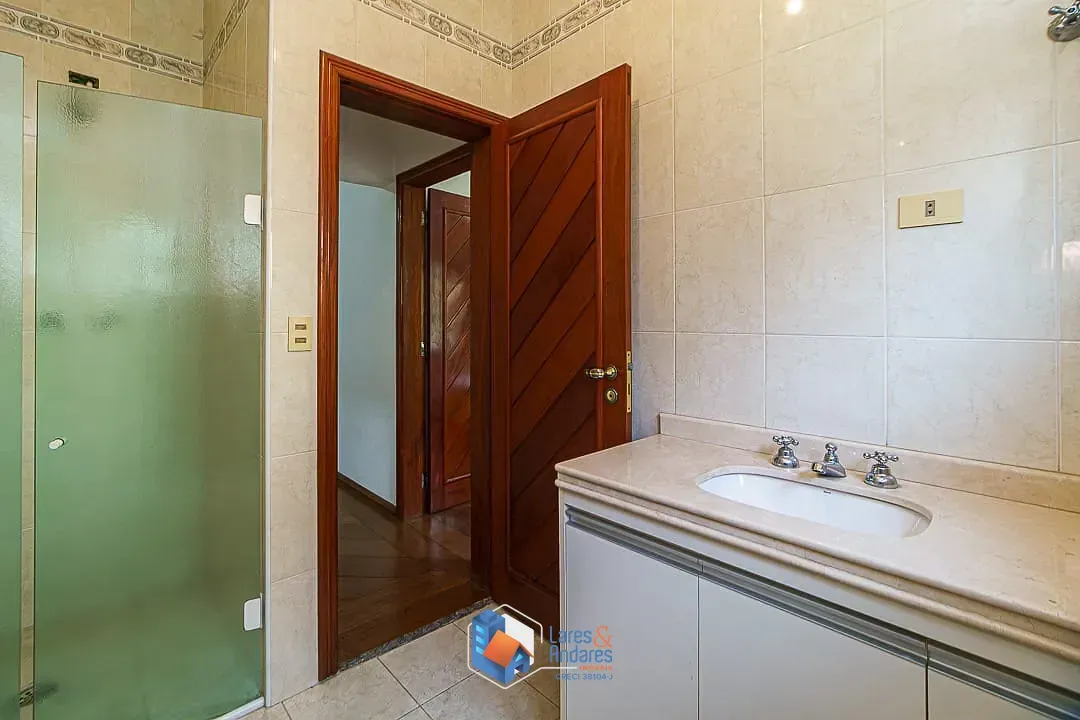 Imagem Casa para venda em City América com 4 quartos, sendo 2 suítes, 560m²